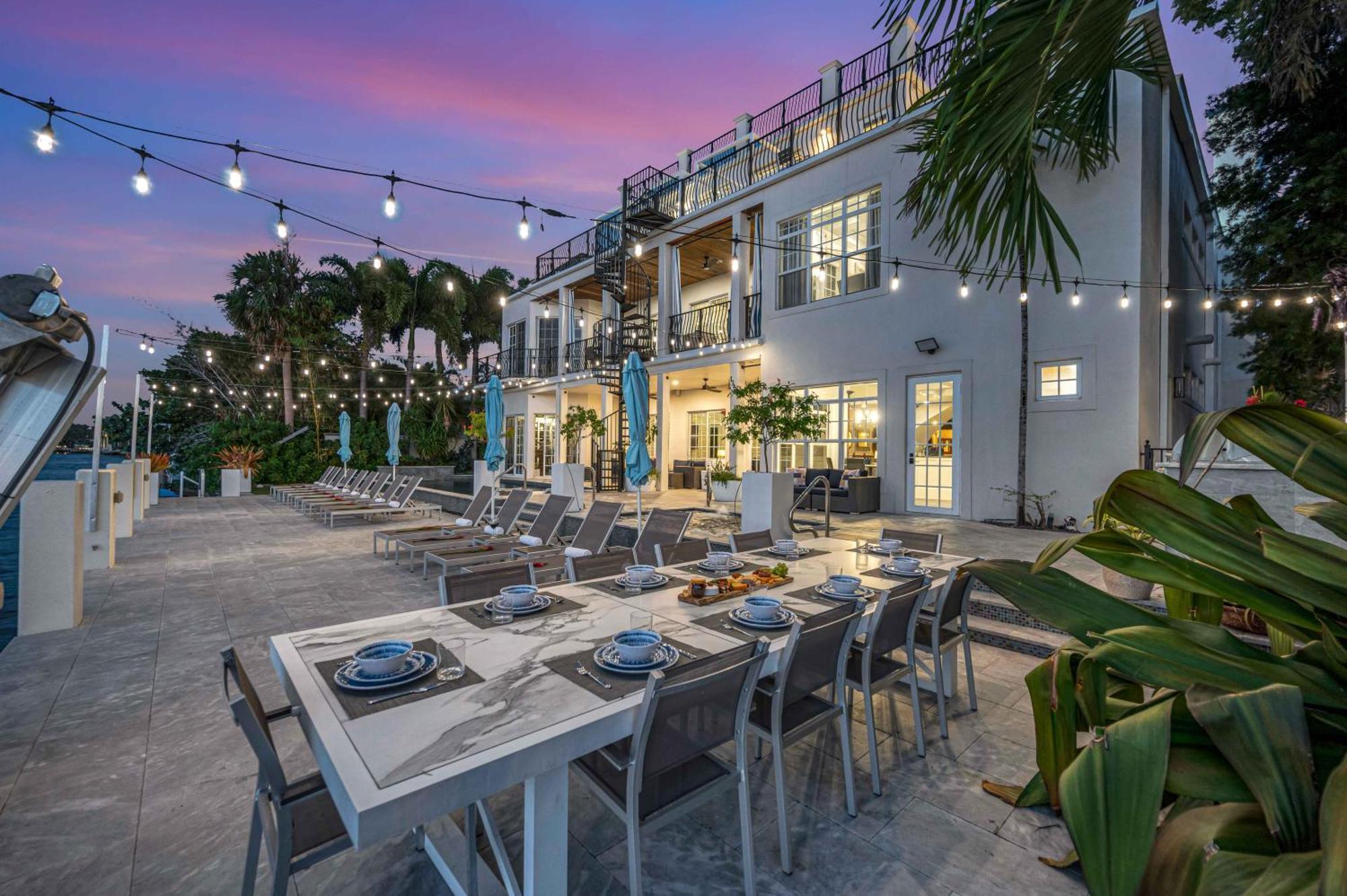 The Modern Castle Canal View Access Rooftop Living Greenhouse Vlllas Fort Lauderdale Exteriör bild